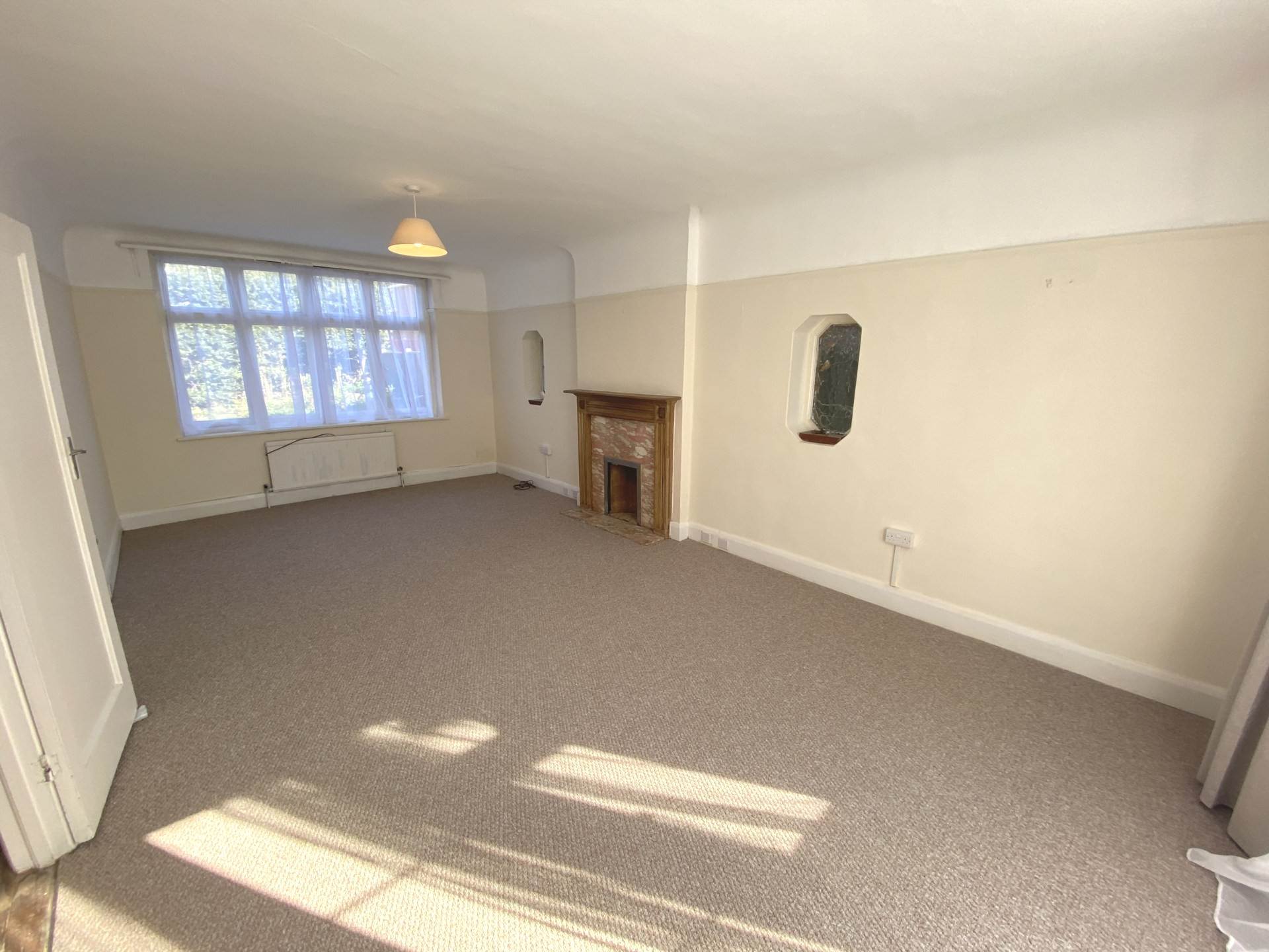 Hartsbourne Road, Bushey, Image 2