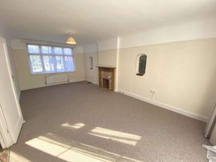 Hartsbourne Road, Bushey, Image 2