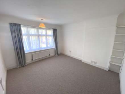 Hartsbourne Road, Bushey, Image 8