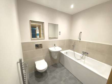 Old Mile House Court, St Albans, Image 10
