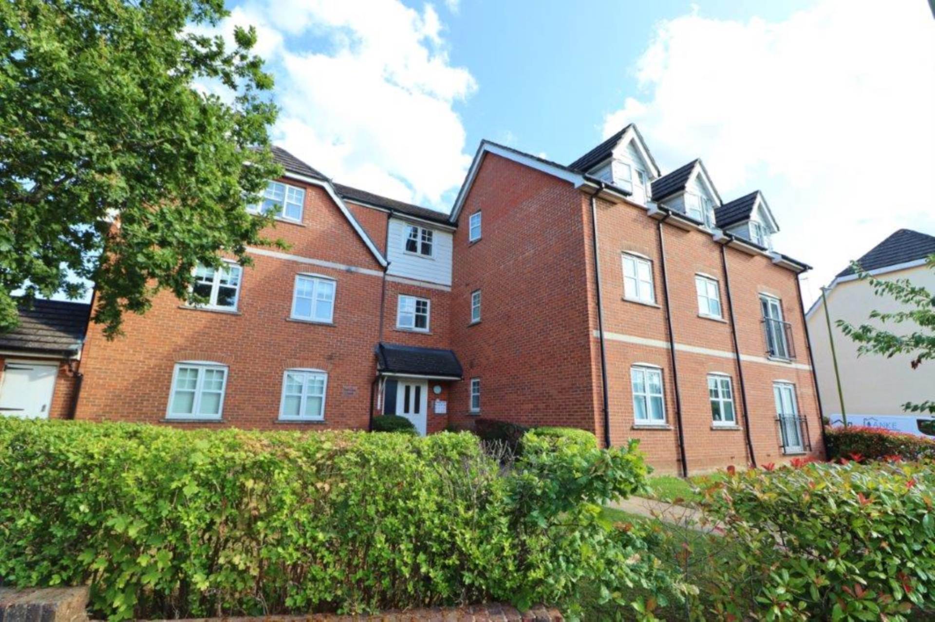 Arundel Drive, Borehamwood, Image 1