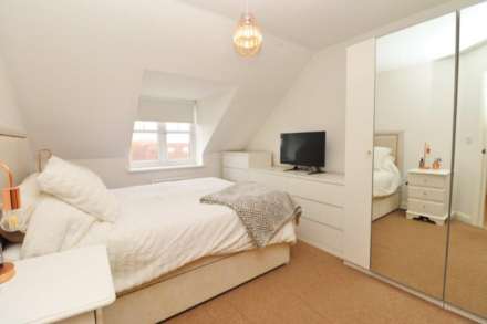 Arundel Drive, Borehamwood, Image 11