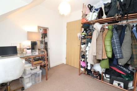 Arundel Drive, Borehamwood, Image 12