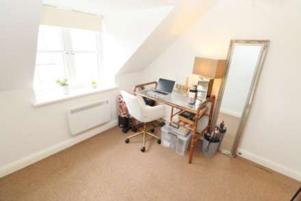 Arundel Drive, Borehamwood, Image 13