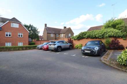 Arundel Drive, Borehamwood, Image 15