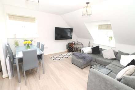 Arundel Drive, Borehamwood, Image 2
