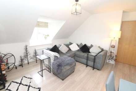 Arundel Drive, Borehamwood, Image 4