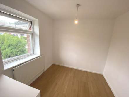 Gateshead Road, Borehamwood, Image 11