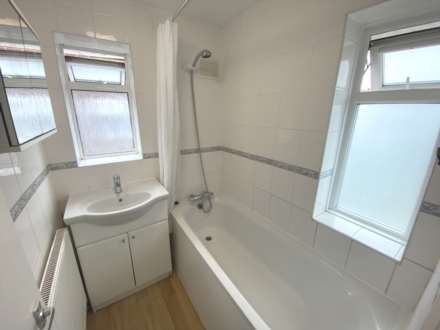 Gateshead Road, Borehamwood, Image 12