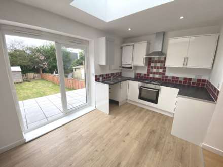 Gateshead Road, Borehamwood, Image 4