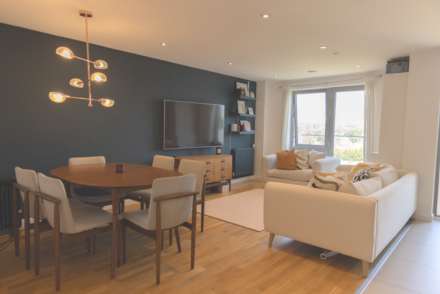 Brook Road, Borehamwood, Image 2