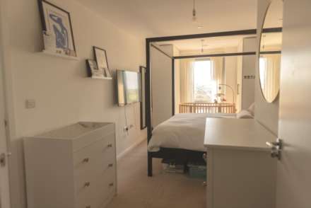 Brook Road, Borehamwood, Image 4