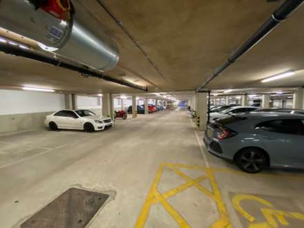 Brook Road, Borehamwood, Image 7