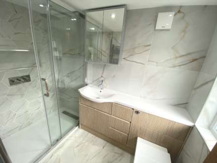Somers Way, Bushey, Image 11