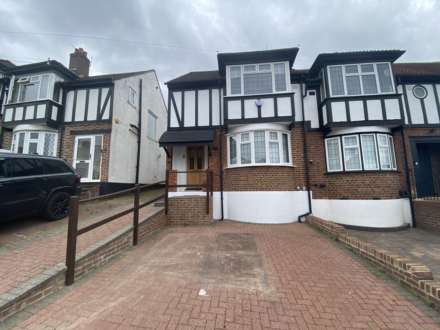 Somers Way, Bushey, Image 16