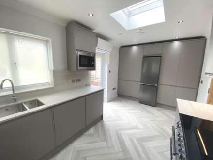 Somers Way, Bushey, Image 6