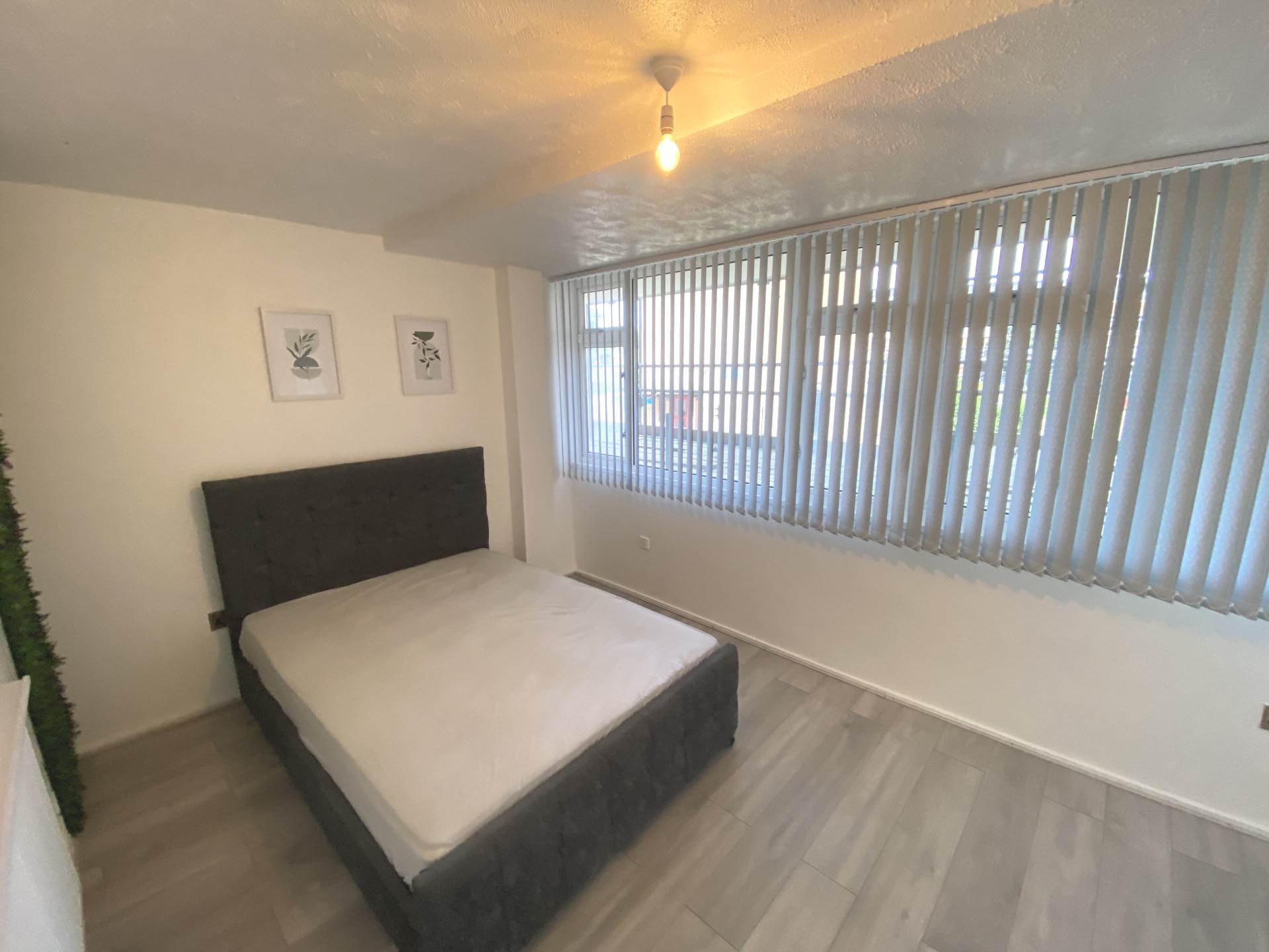 Leeming Road, Borehamwood, Image 7