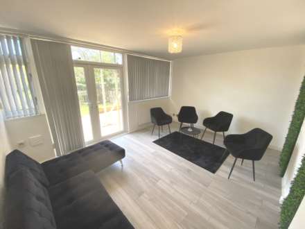 Leeming Road, Borehamwood, Image 1
