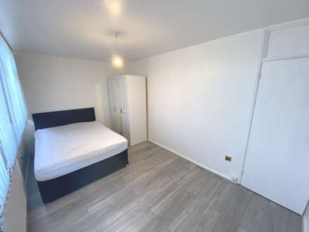 Leeming Road, Borehamwood, Image 6