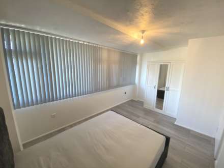 Leeming Road, Borehamwood, Image 8