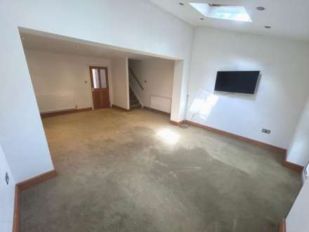 Wilcox Close, Borehamwood, Image 2