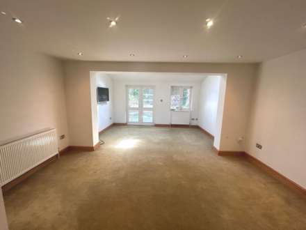 Wilcox Close, Borehamwood, Image 4