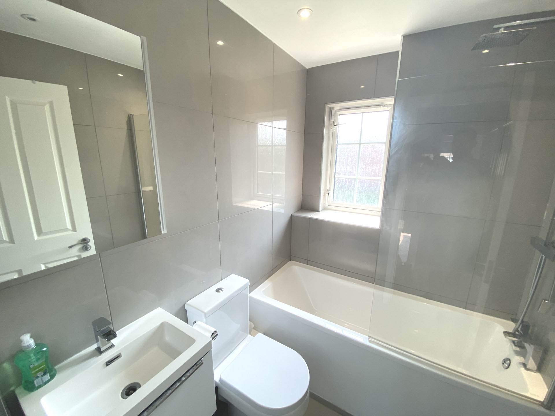 Robeson Way, Borehamwood, Image 12