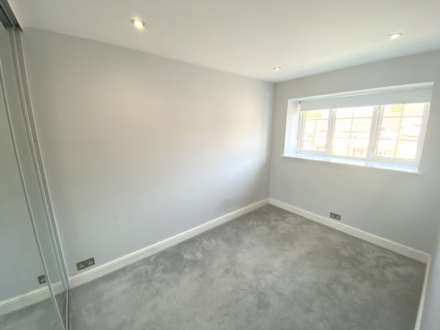 Robeson Way, Borehamwood, Image 10