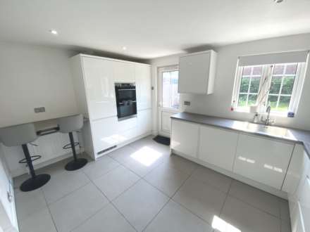 Robeson Way, Borehamwood, Image 5