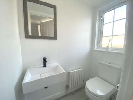 Robeson Way, Borehamwood, Image 8