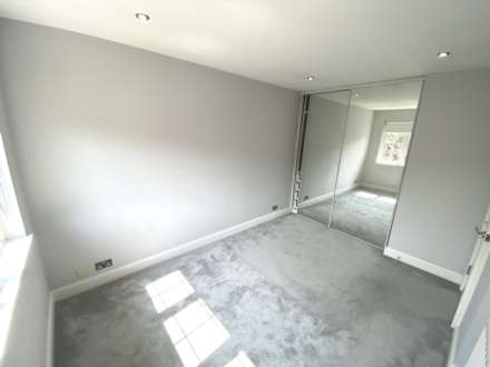 Robeson Way, Borehamwood, Image 9