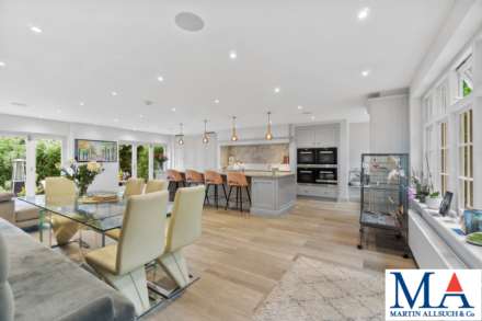 5 Bedroom Detached, Barnet Lane, Elstree
