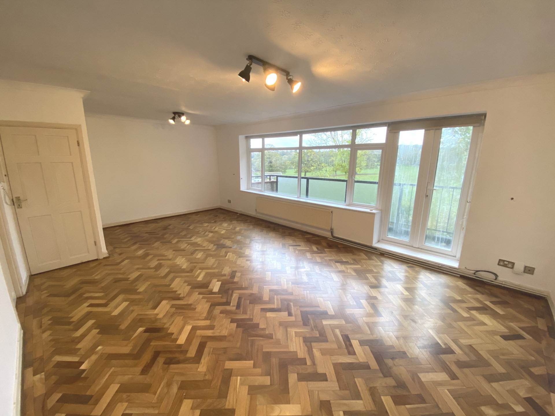 Knowl Park, Elstree, Image 2