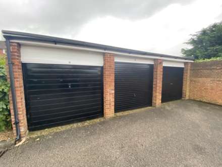 Knowl Park, Elstree, Image 18