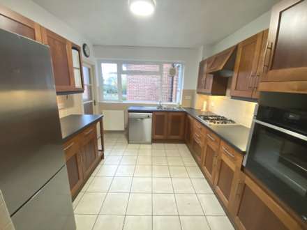 Knowl Park, Elstree, Image 7