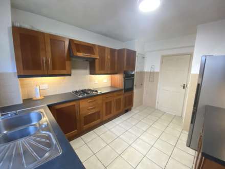 Knowl Park, Elstree, Image 8