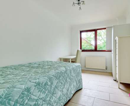 Woodside Grove, Woodside Park, Image 14