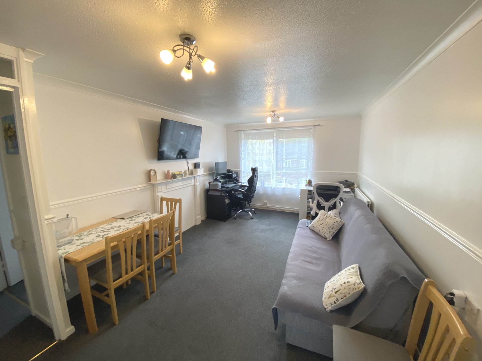 Suffolk Close, Borehamwood, Image 2