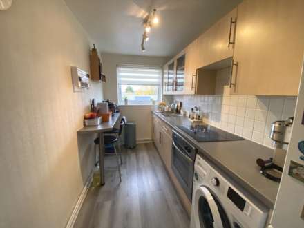 Suffolk Close, Borehamwood, Image 5