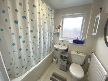 Suffolk Close, Borehamwood, Image 8