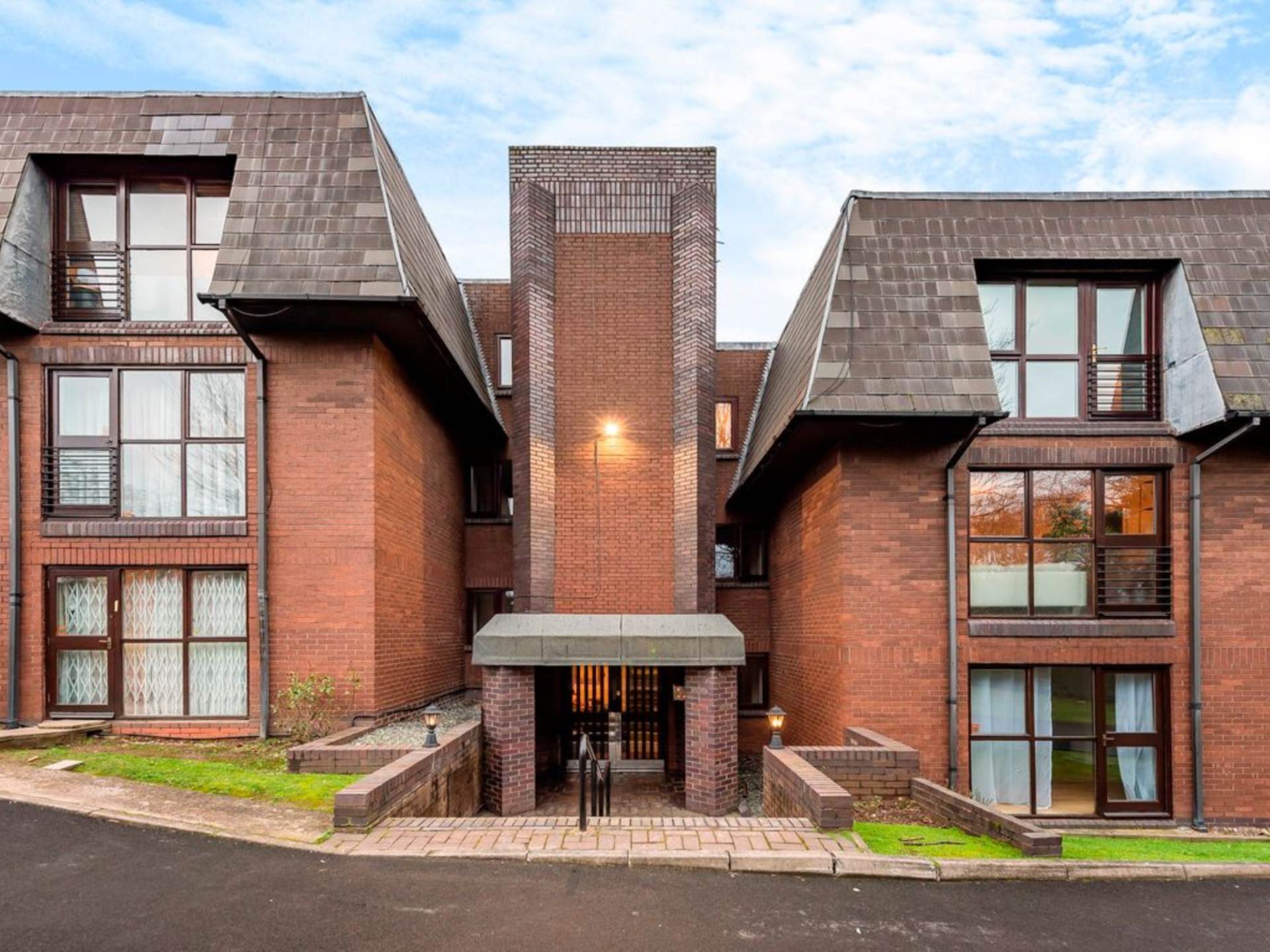 Broadhurst Avenue, Edgware, Image 1