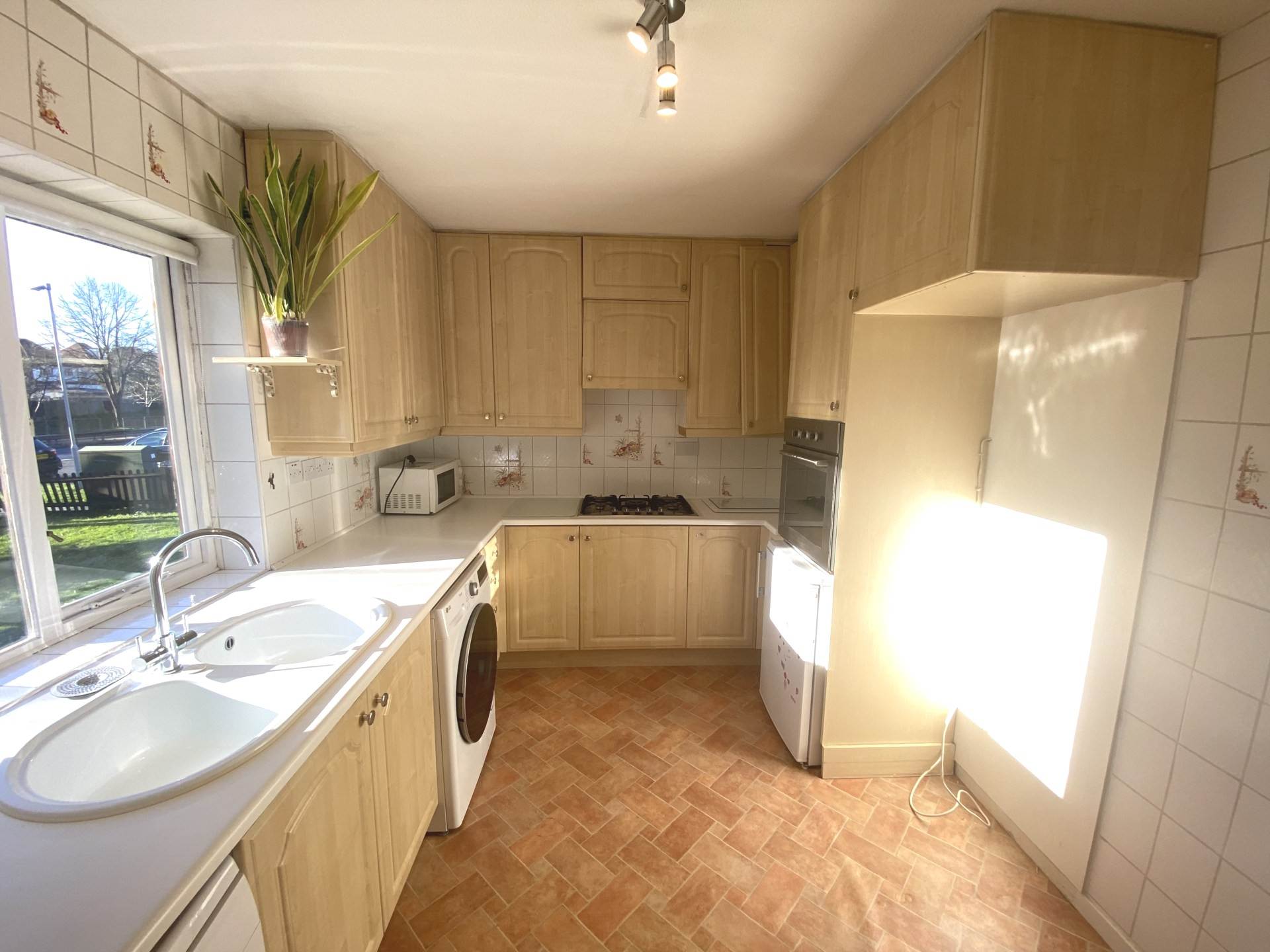 Broadhurst Avenue, Edgware, Image 5