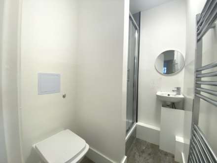 Broadhurst Avenue, Edgware, Image 10