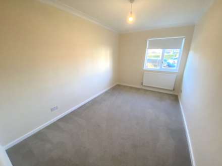 Broadhurst Avenue, Edgware, Image 9