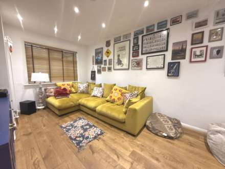 Deacons Hill Road, Elstree, Image 3