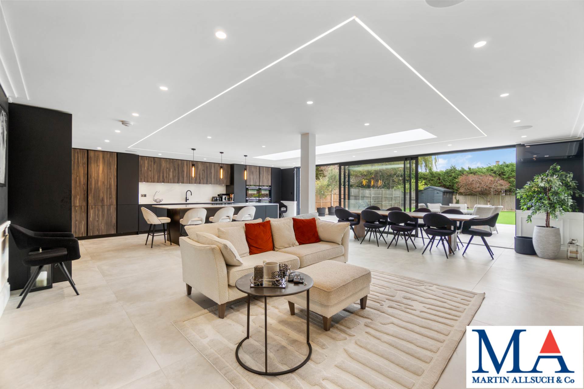 Grange Road, Elstree, Image 1