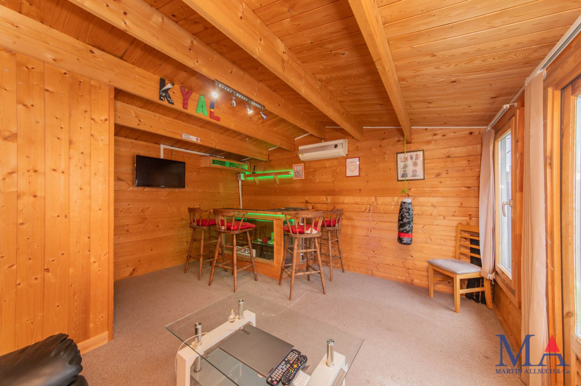 Theobald Street, Borehamwood, Image 13