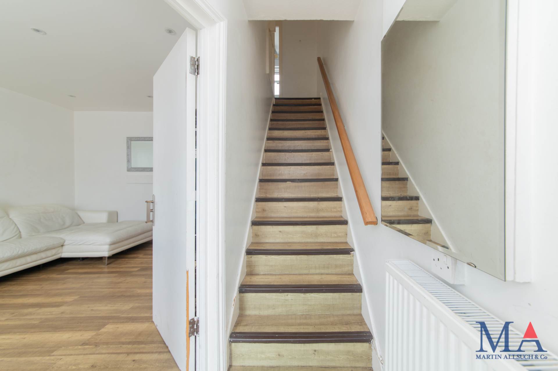 Theobald Street, Borehamwood, Image 16