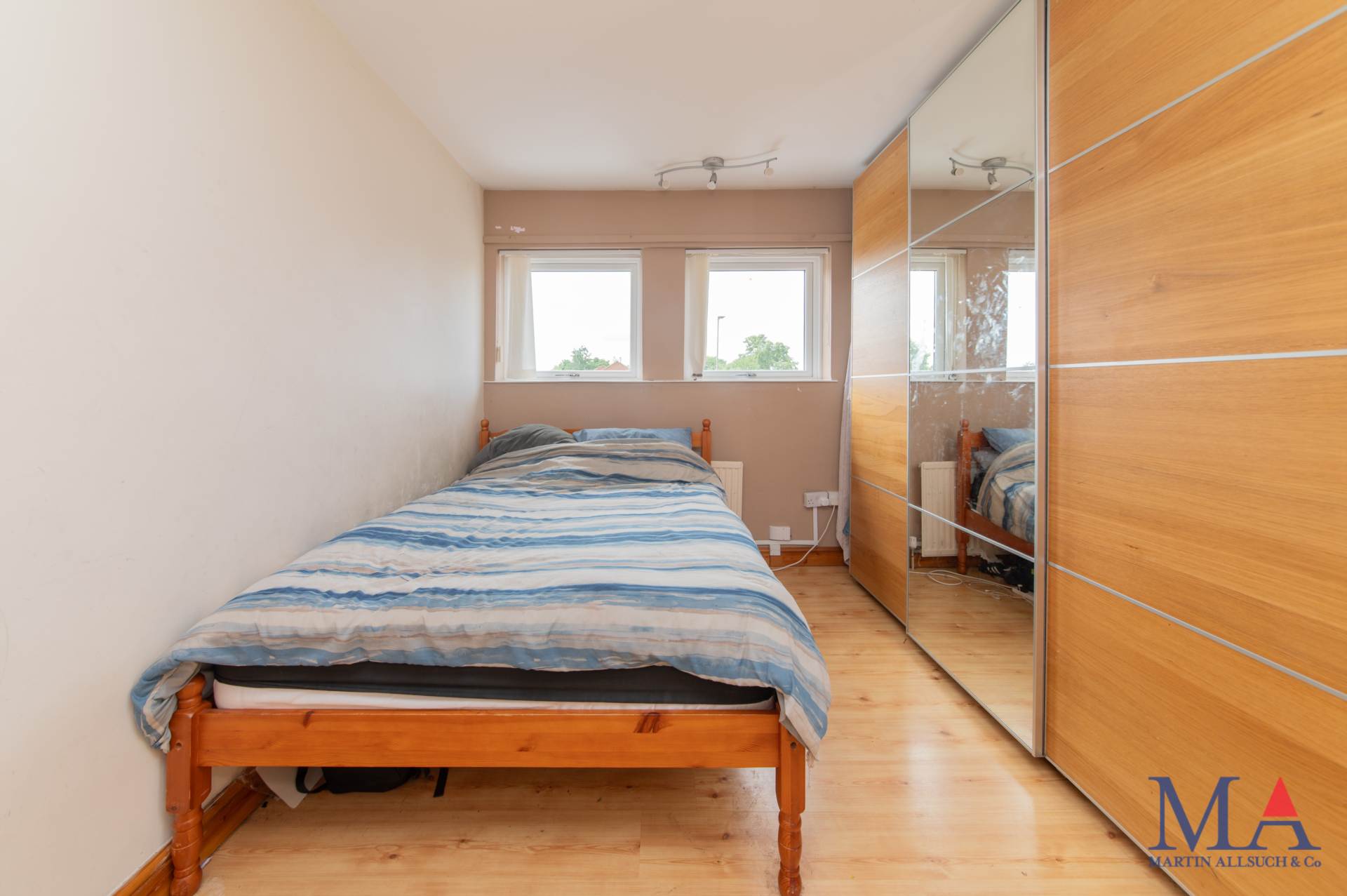 Theobald Street, Borehamwood, Image 21