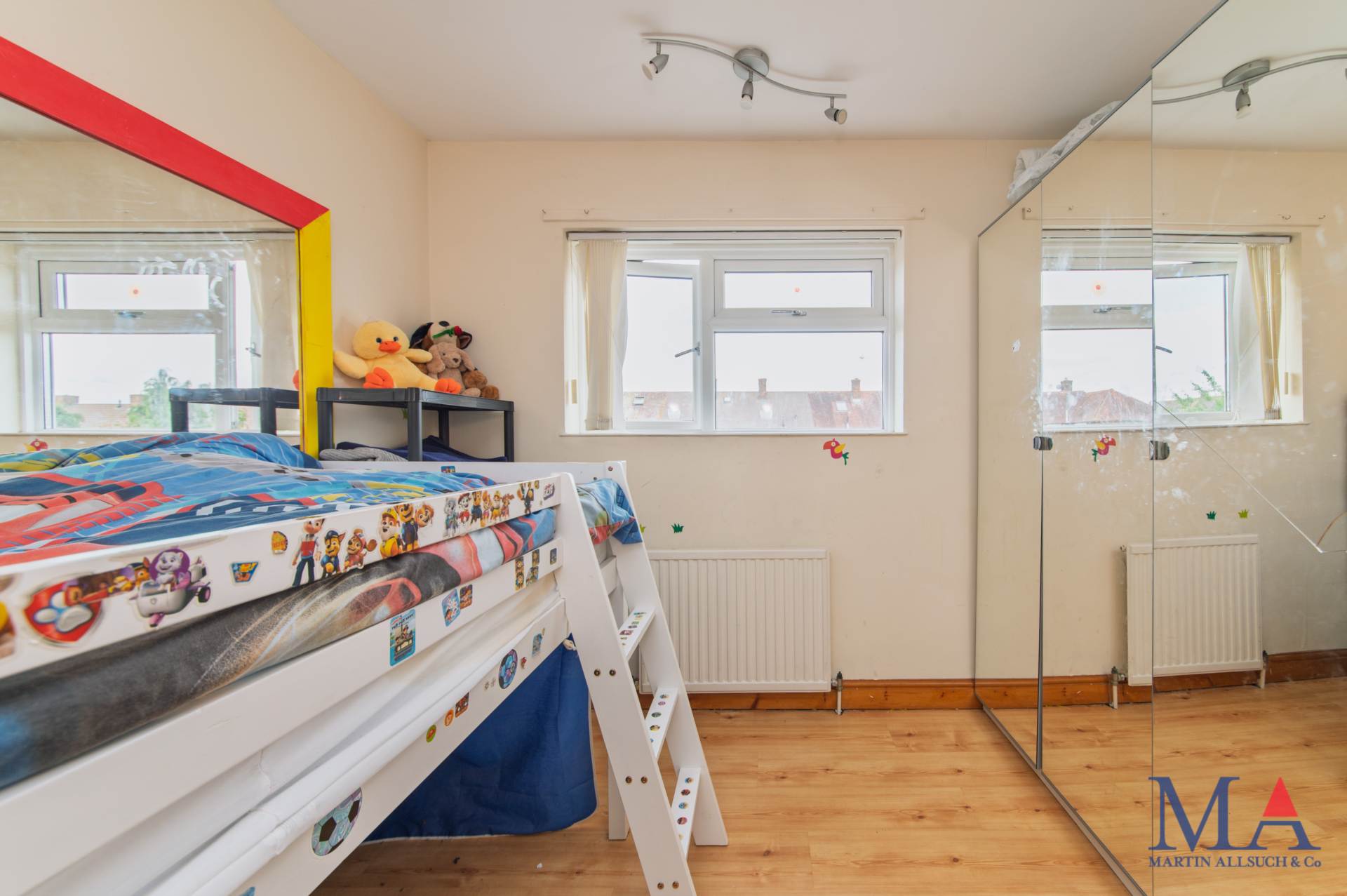 Theobald Street, Borehamwood, Image 24